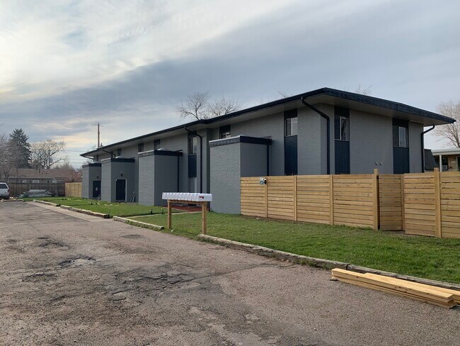 Building Photo - 3749 Wolff St
