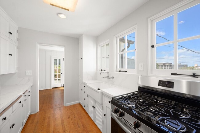 Foto del edificio - Charming Coastal Retreat: Newly Remodeled ...
