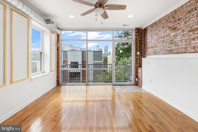 Foto del edificio - 1704 W Girard Ave