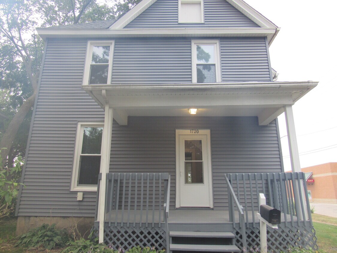 Primary Photo - 1720 N Perry St