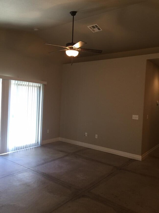 Foto del edificio - 1517 N Nickelton St