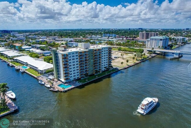 Foto del edificio - 2900 NE 30th St