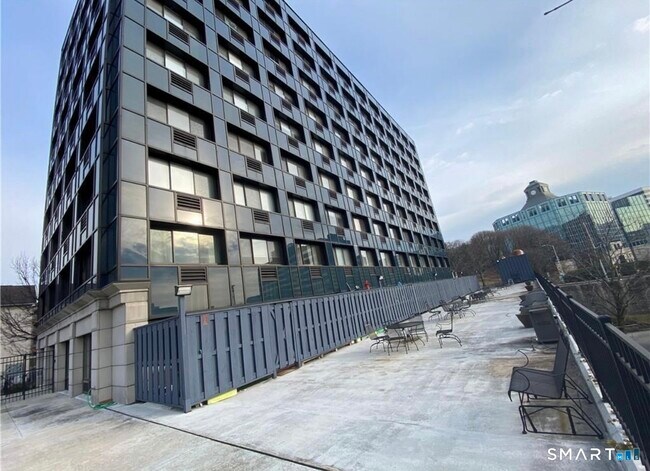 Foto del edificio - 300 Broad St