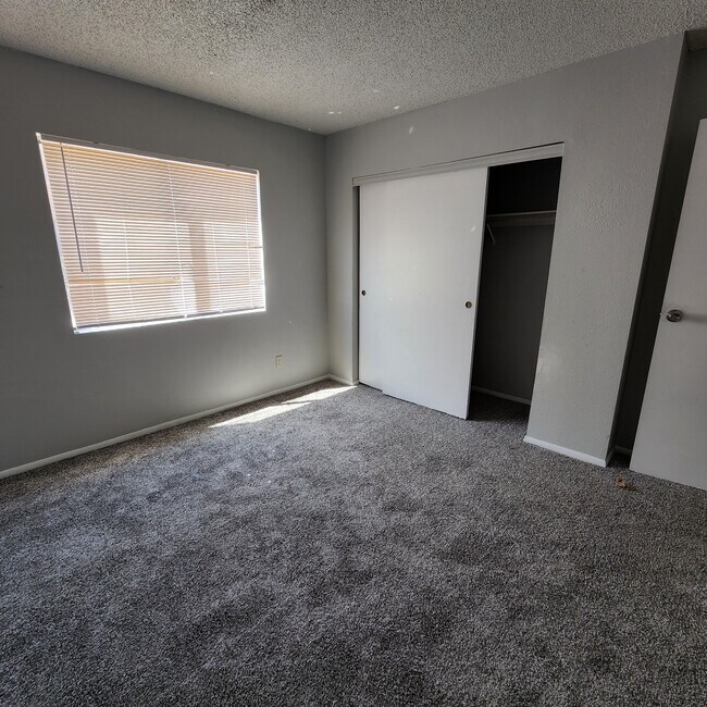 Building Photo - 2841 Wheelwright Dr