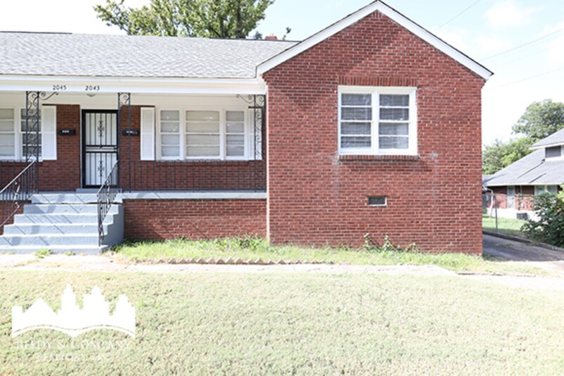 Primary Photo - 2043 Lamar Ave