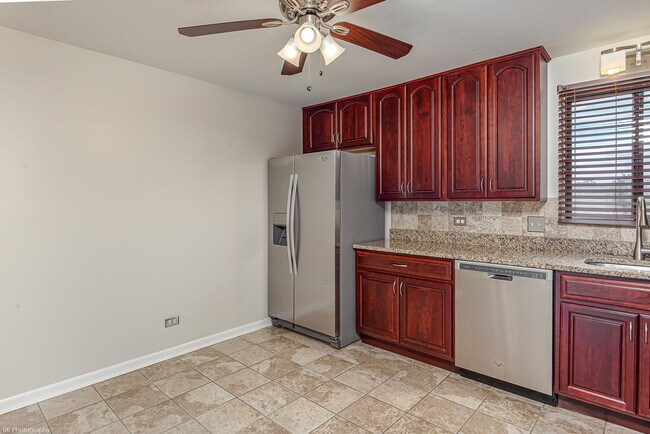 Foto del edificio - 5970 Lake Bluff Dr