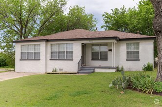 Building Photo - 2033 Westchester Dr