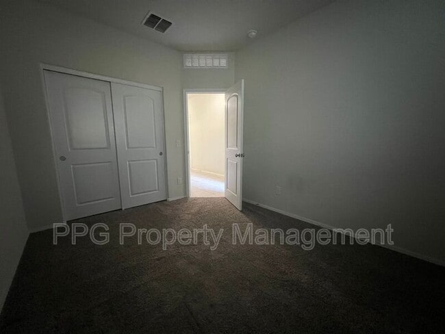 Building Photo - 30155 W Avalon Dr