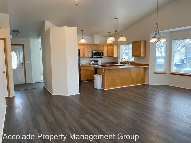 Foto del edificio - 3 br, 2 bath House - 917 Crestview Ct
