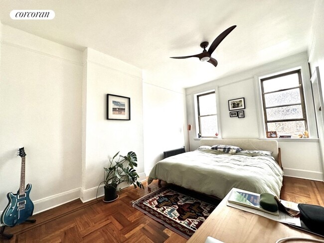 Building Photo - 305 Vanderbilt Ave