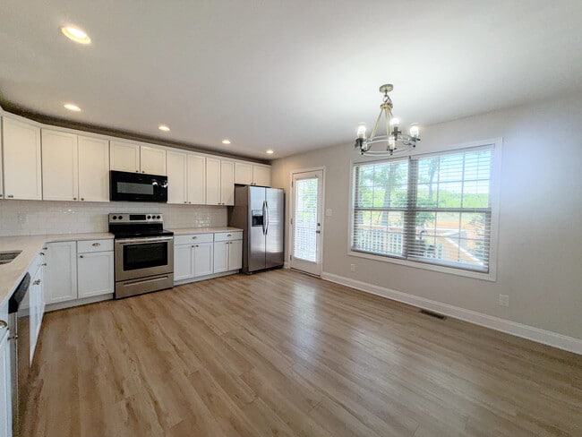 Building Photo - 1140 Orchard Dr