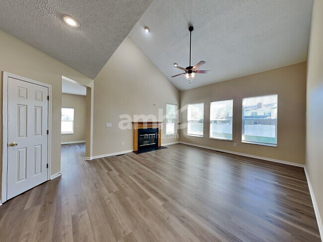 Foto del edificio - 46 Runkle Dr