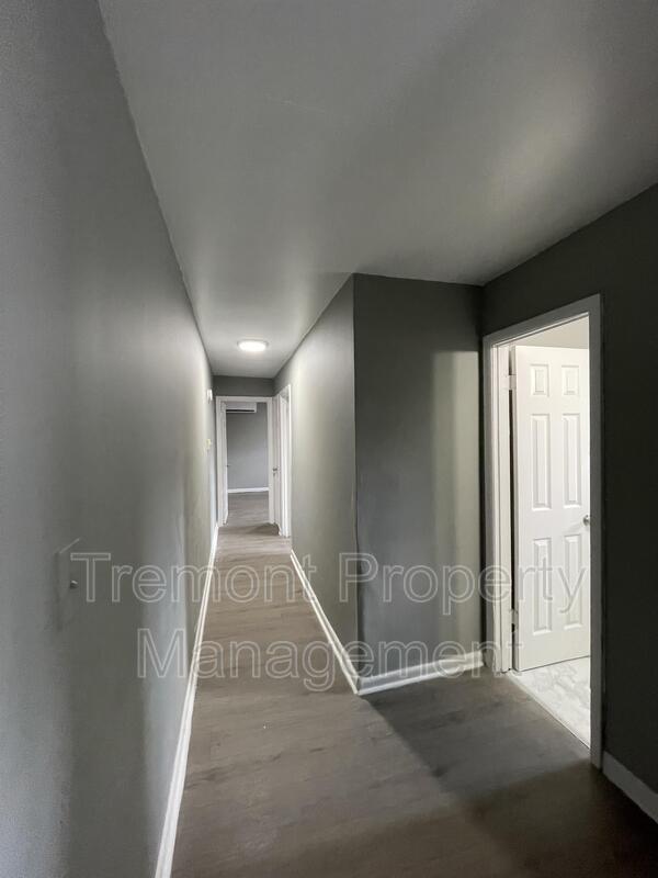 Foto del edificio - 1912 Walker Ave