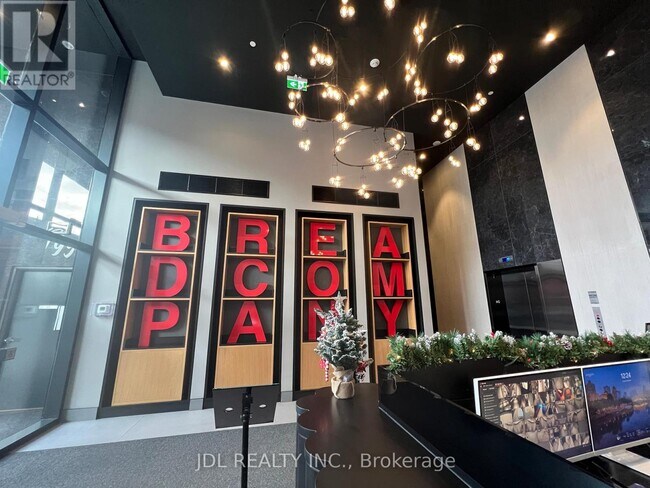 Building Photo - 195 McCaul St