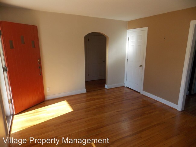 Building Photo - 4028 Westlawn Dr