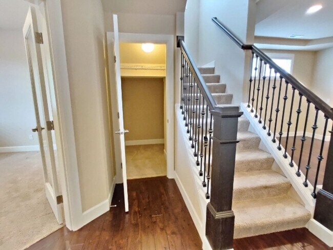 Foto del edificio - Beautiful Tumwater Home - 4 BD+DEN+BONUS RM