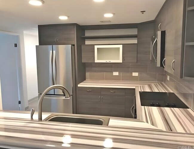 Foto del edificio - 425 W Beech St