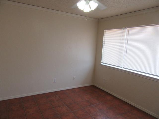 Foto del edificio - 8404 Forest Ln