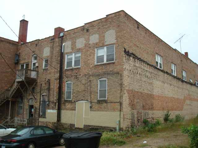 Building Photo - 118 W Lake St