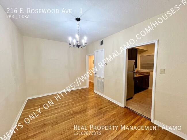 Foto del edificio - 216 E Rosewood Ave
