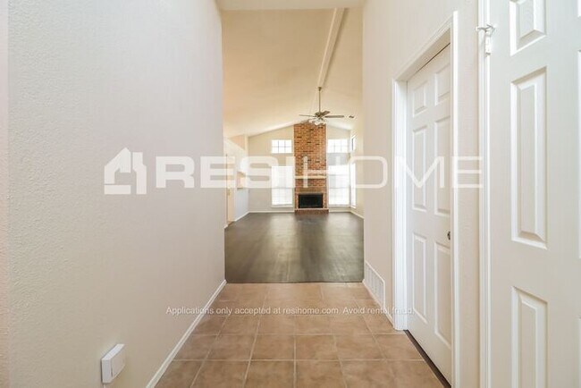 Foto del edificio - 2621 Galemeadow Dr