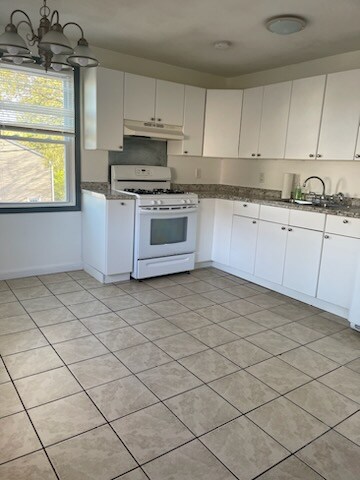 Foto principal - 17 Devereux Ave