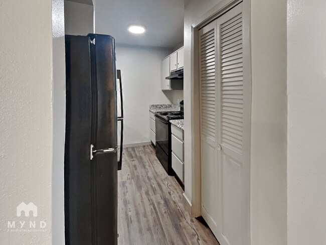 Foto del edificio - 624 E 3rd St