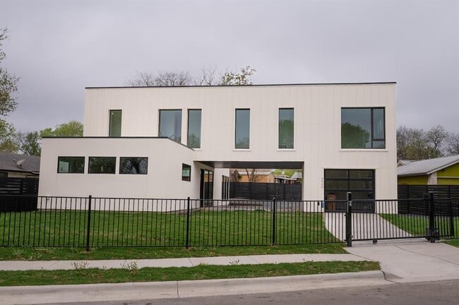 Building Photo - 4906 Aberdeen Cir