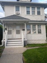 Building Photo - 1537 Carlyle St