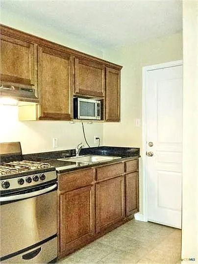 Building Photo - 112 Rush Haven