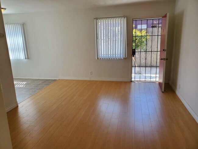 Foto del edificio - 11821 Jefferson Blvd