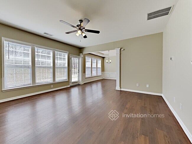 Building Photo - 2300 Mullis Ln