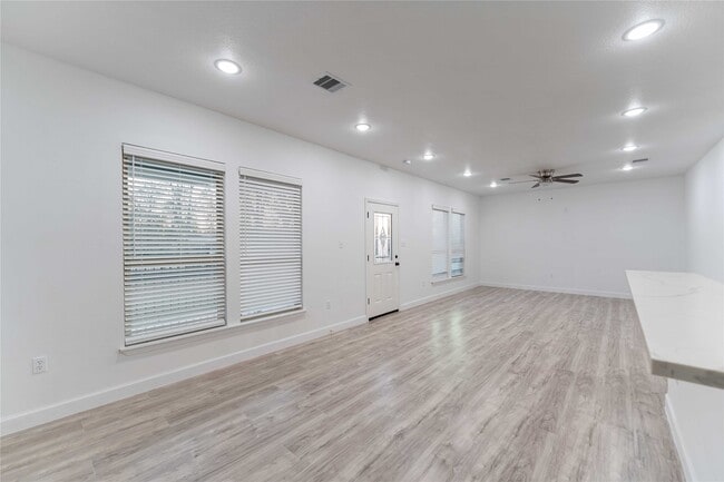 Building Photo - 8237 Madera Rd