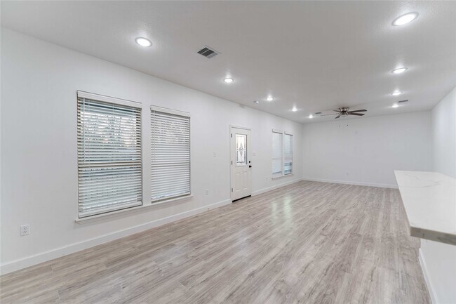 Foto del edificio - 8237 Madera Rd