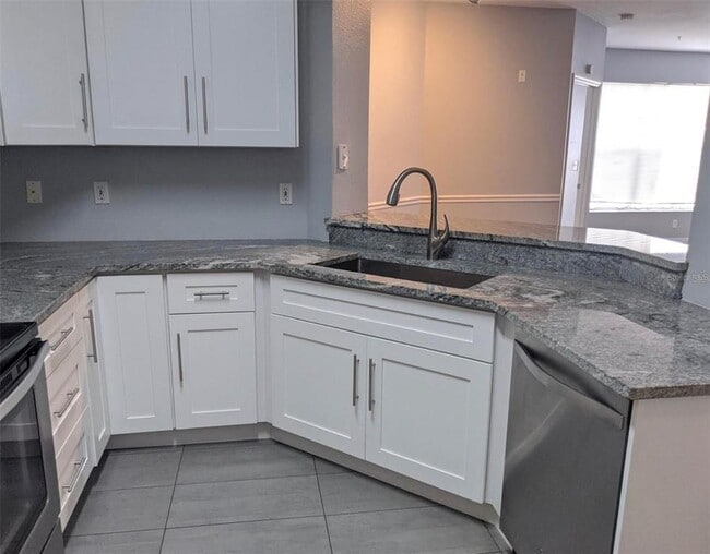 Foto del edificio - 5530 Metrowest Blvd