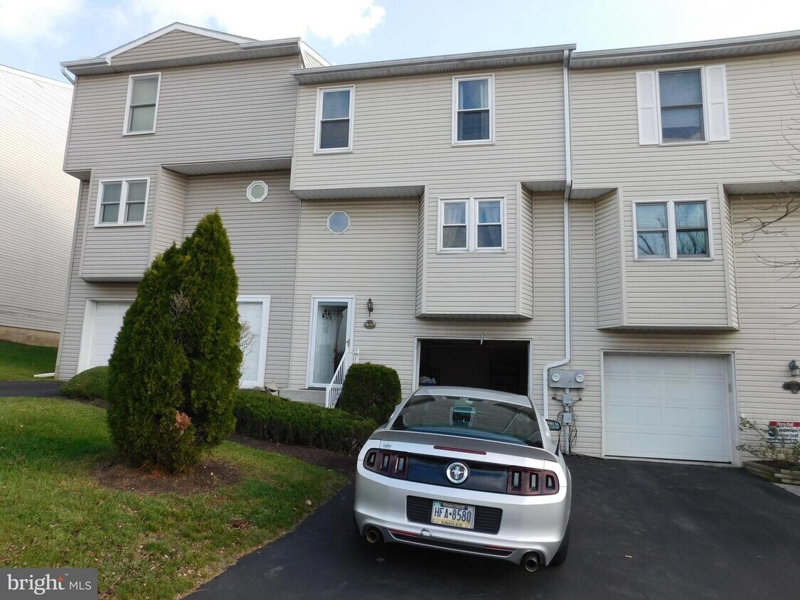 137 Chartwood Dr, Harrisburg, PA 17111 Townhome Rentals in Harrisburg PA