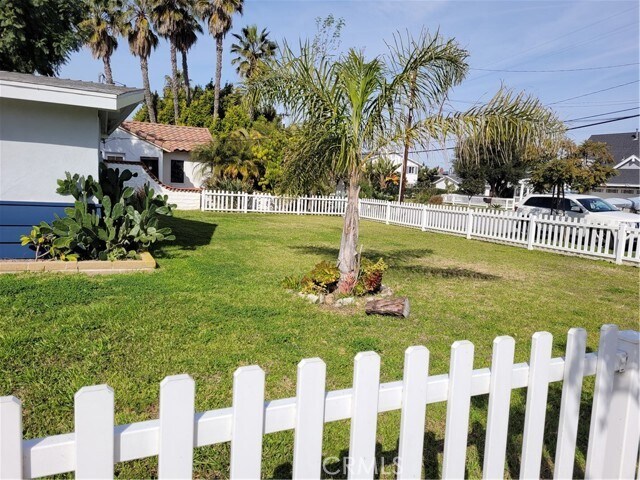 Building Photo - 20251 Riverside Dr