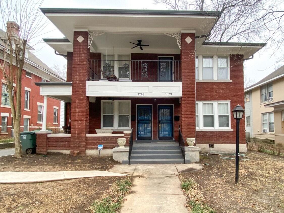 Recently Renovated 3 bedroom 1 bath (Utili... - Recently Renovated 3 bedroom 1 bath (Utili...