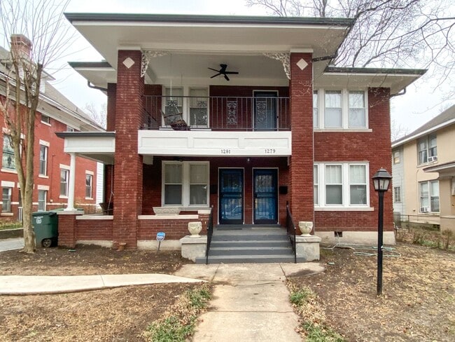 Recently Renovated 3 bedroom 1 bath (Utili... - Recently Renovated 3 bedroom 1 bath (Utili... House