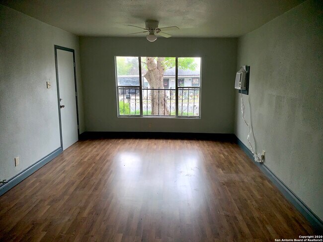 Foto del edificio - 1023 Cecilia St