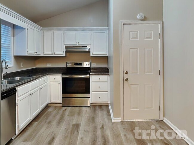 Foto del edificio - 210 Kennedy Dr