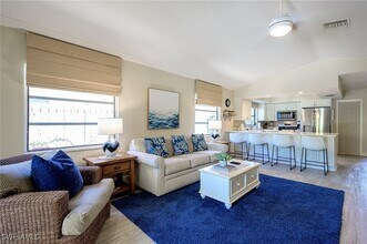 Building Photo - 672 100th Ave N Building Photo - 672 100th Ave N