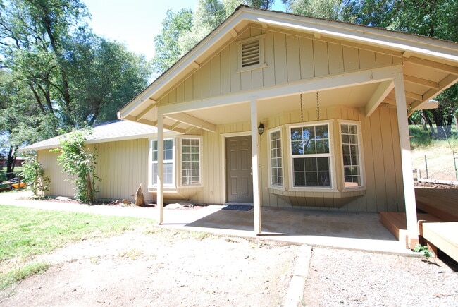 Building Photo - 2598 Running Deer Rd