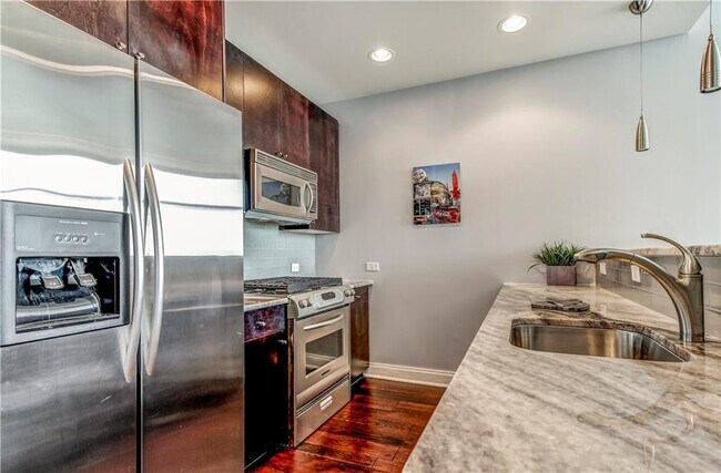 Foto del edificio - 905 Juniper St NE