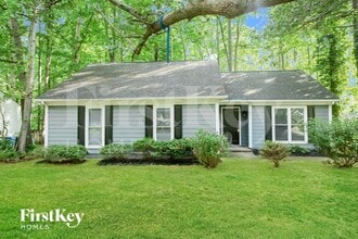 Building Photo - 10017 Topeka Dr