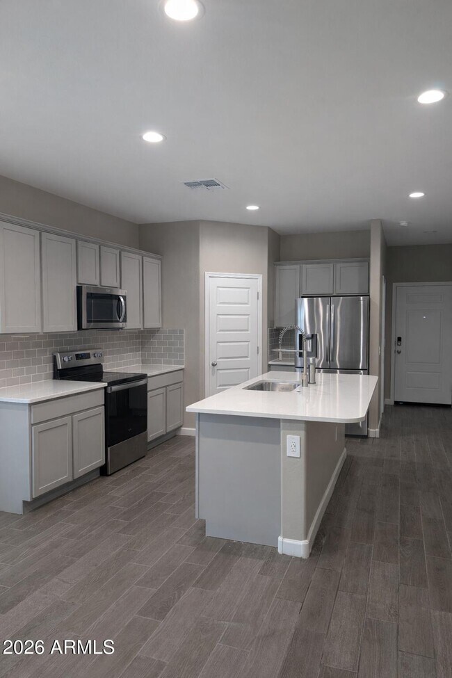 Foto del edificio - 24208 W Ripple Rd