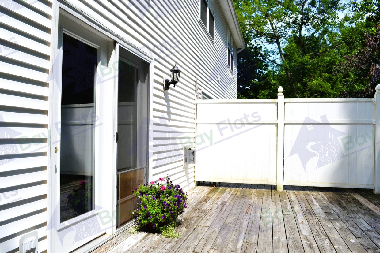 Front door entrance at rear of house. - 41195 Friendship Ct