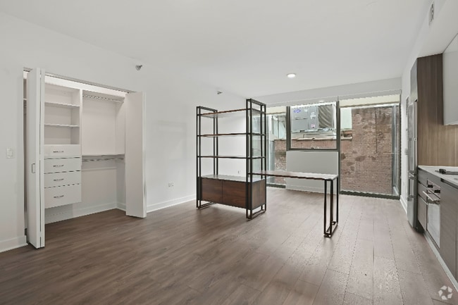 Building Photo - 223 W Hubbard St