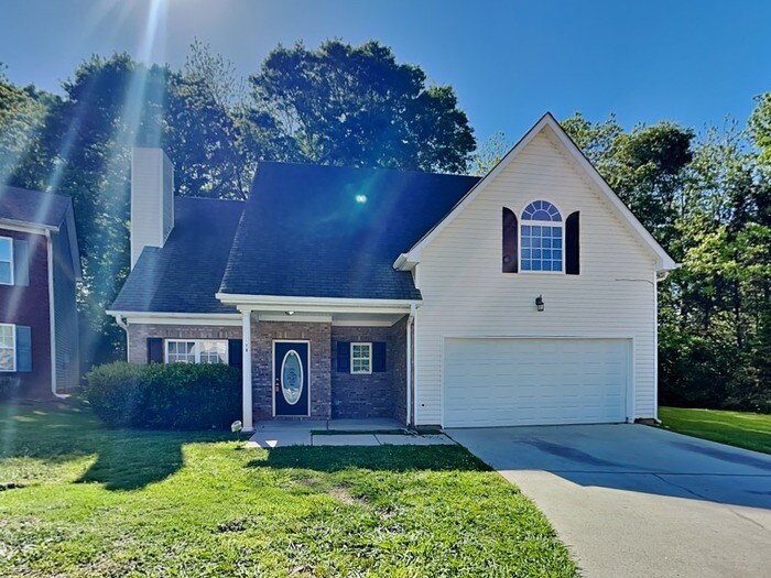 Primary Photo - One Month Free! Spacious 4 Bed Home locate...