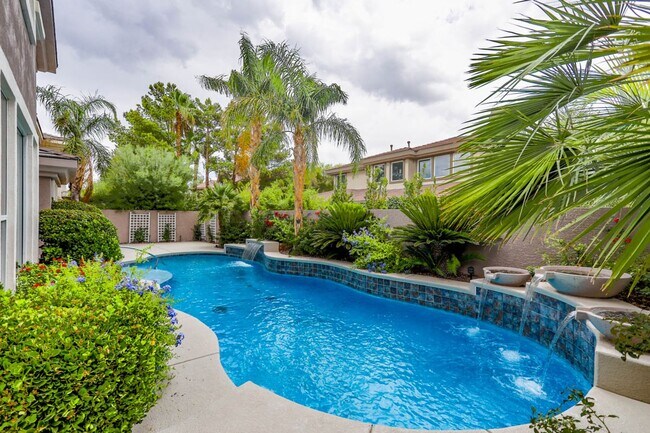 Foto del edificio - 5 Bedroom Pool Home Located In Summerlin G...